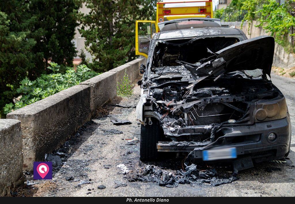 Incendio Auto Vigili Fuoco (4)