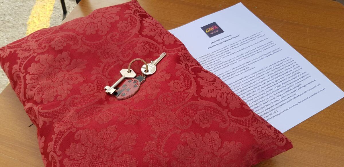 Chiavi Bene Confiscato Cooperativa Rose Blu