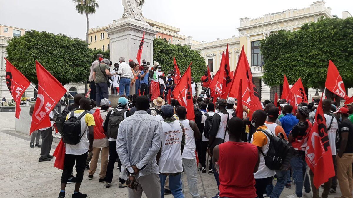 Manifestazione Migranti Piazza Italia