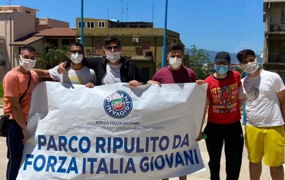 PULIZIA PIAZZA DELLA CONSEGNA GIOVANI F I (5)