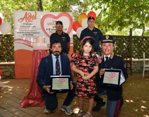 Bimba Morsa Vipera Ringrazia Agenti Polizia 2