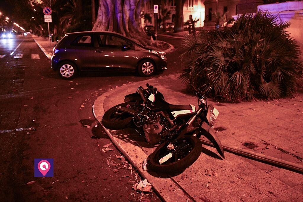 Incidente Via Marina Moto Auto (3)