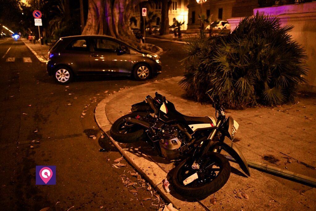 Incidente Via Marina Moto Auto (5)