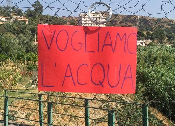 Protesta Acqua Vito 3