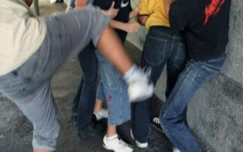 Reggio, violenta rissa sul lungomare: due denunce e sequestro di mazza chiodata
