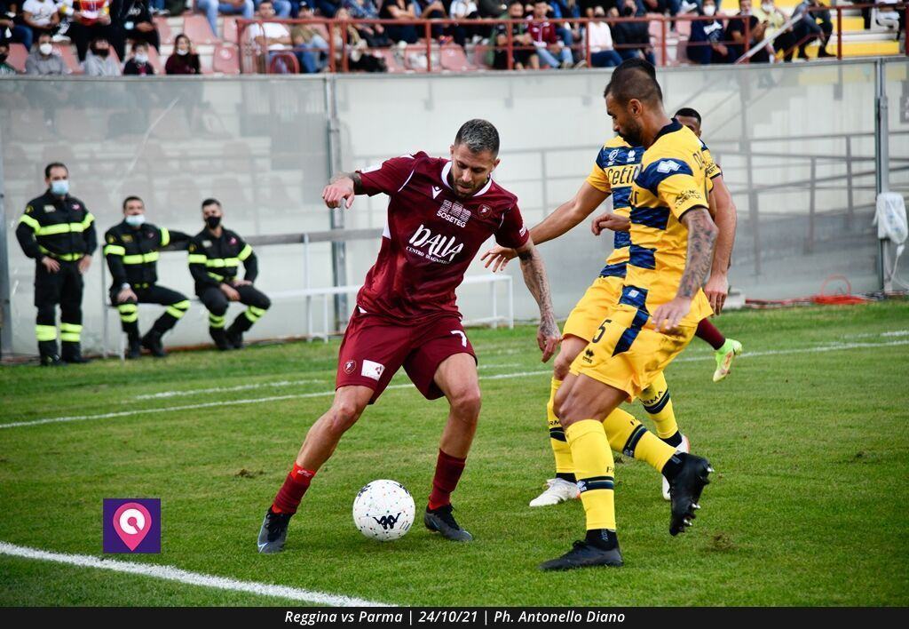 Reggina Menez stop
