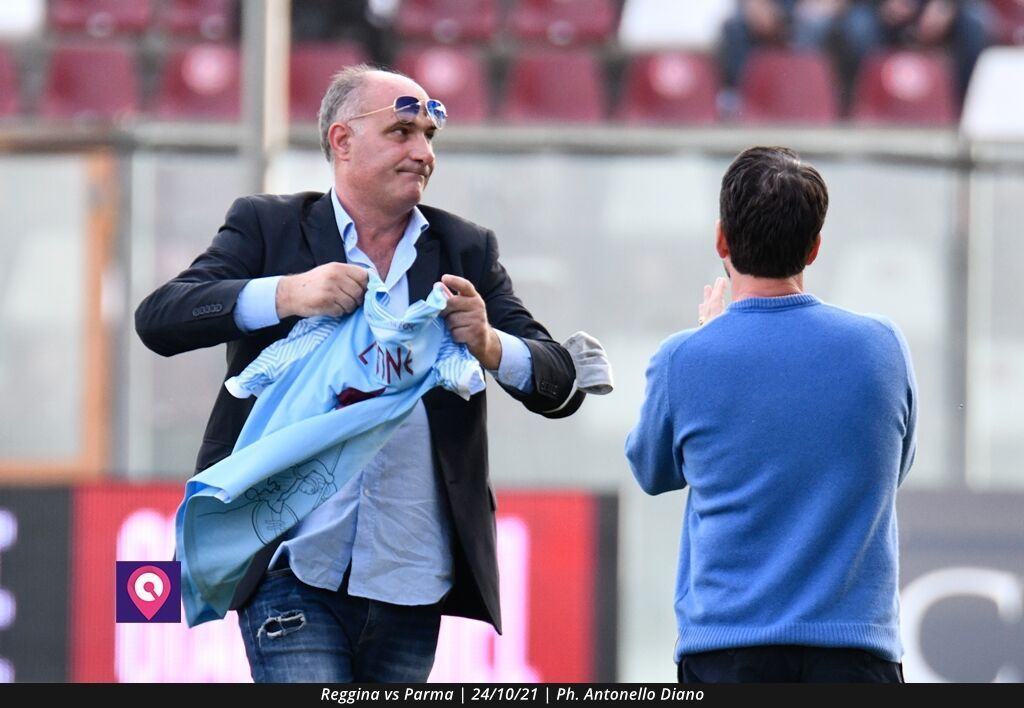 Consegna maglia Leone