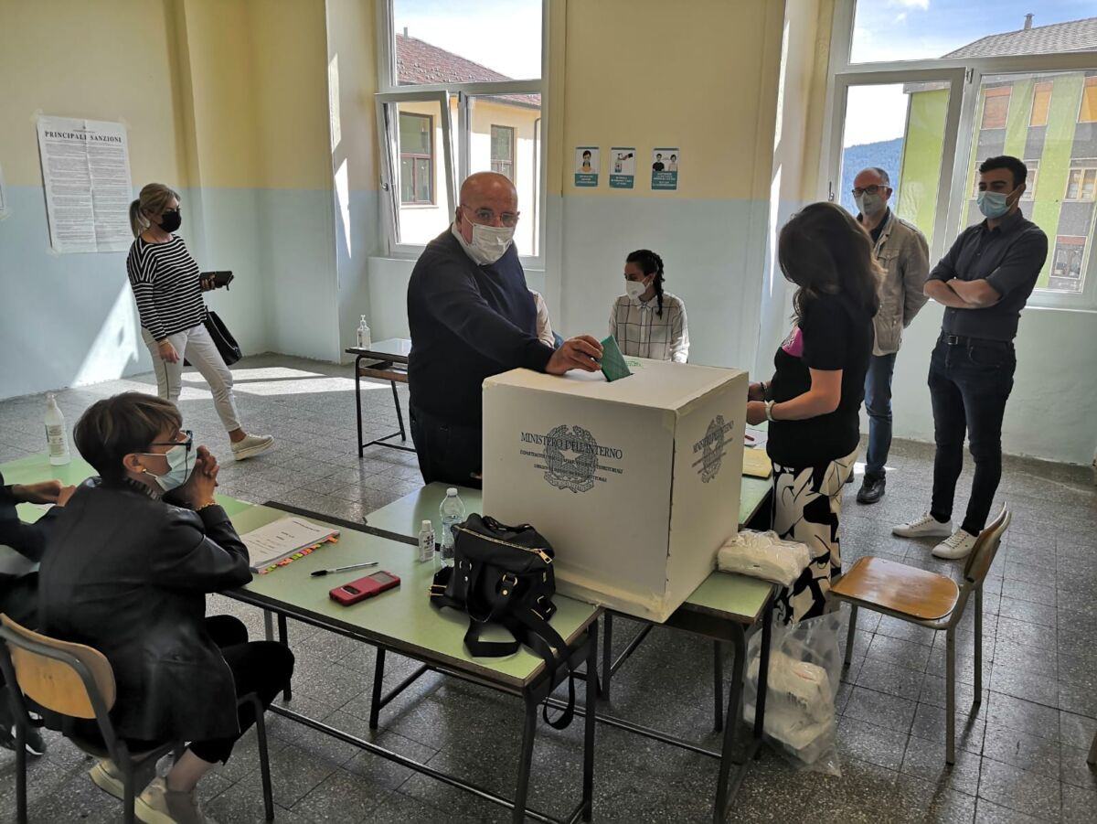 Mario Oliverio (2)