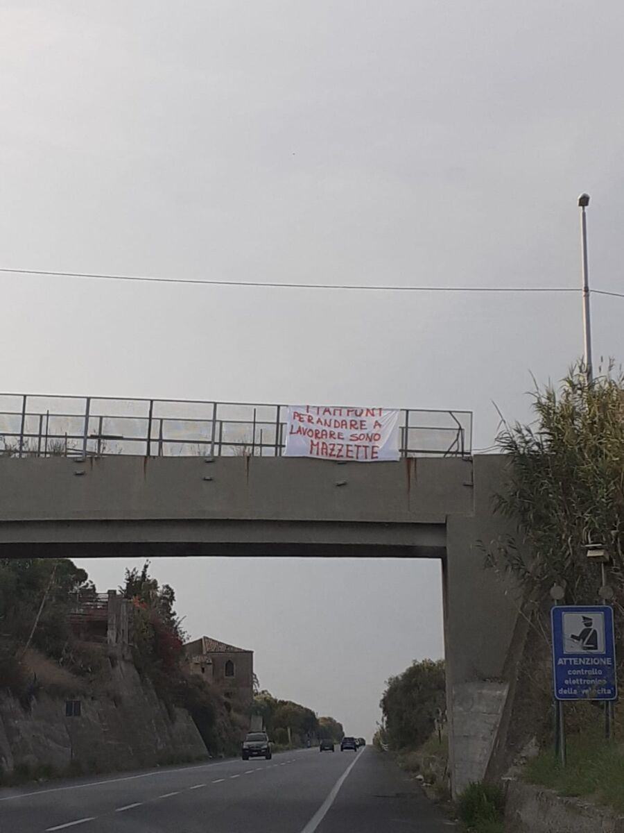 Striscioni Green Pass 4