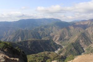 04 Panoramica Di Alcune Delle Aree Coltivate E Dei Pascoli Oggetto Della Ricerca La Fiumara La Verde In Basso 