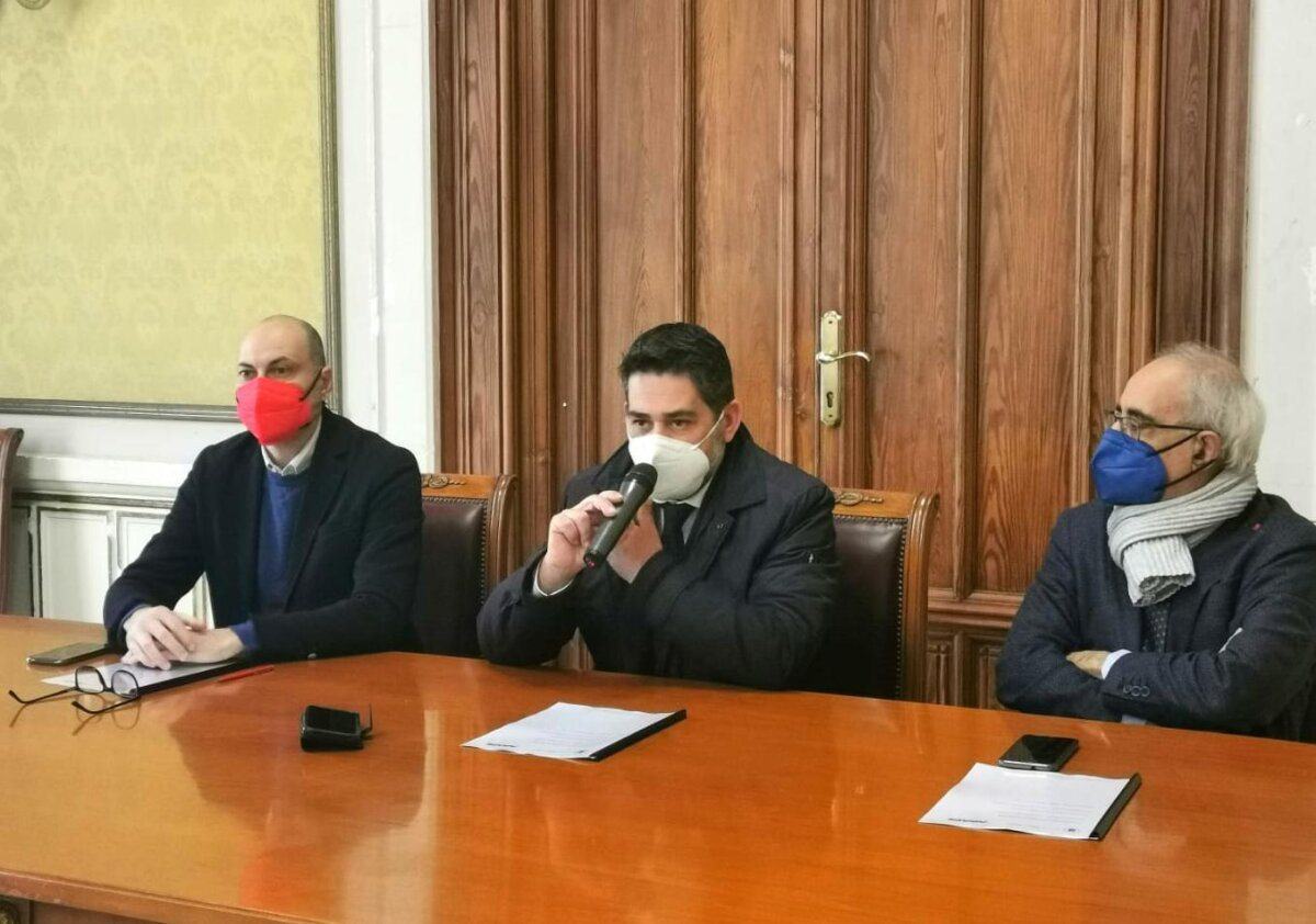 Delfini Brunetti Comune Agape
