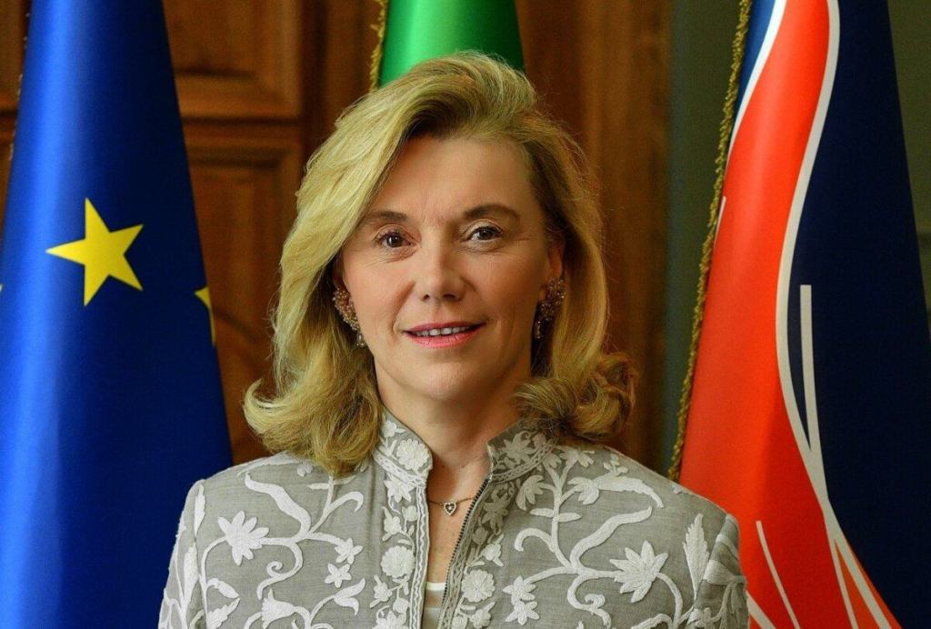Elisabetta Belloni Dis