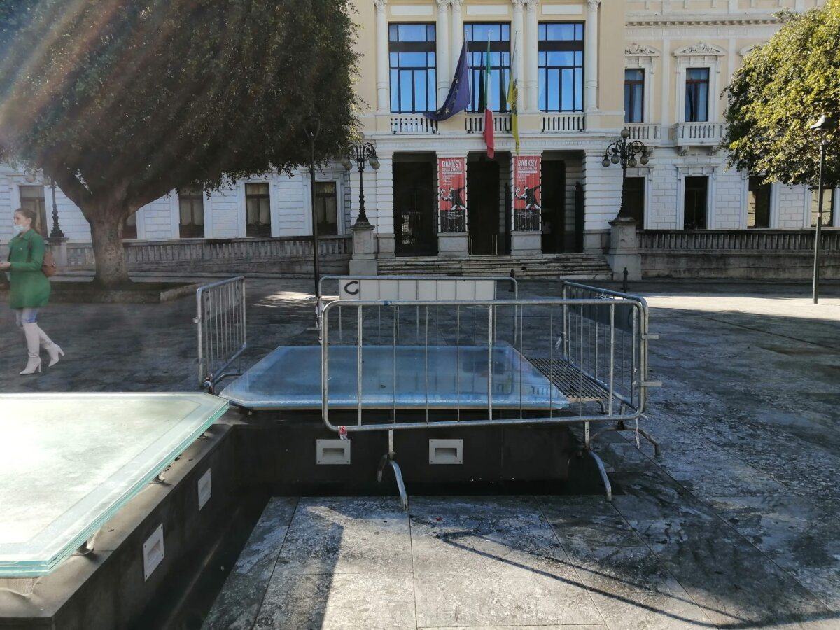 Piazza Italia Atti Vandalici (5)