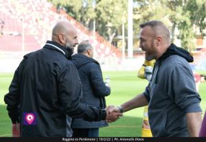 Stellone stretta di mano