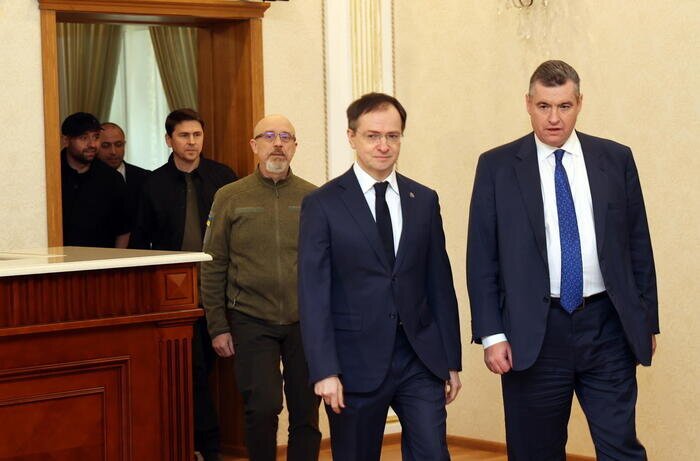 FINITI I NEGOZIATI IN BIELORUSSIA, LA GUERRA NON SI FERMA