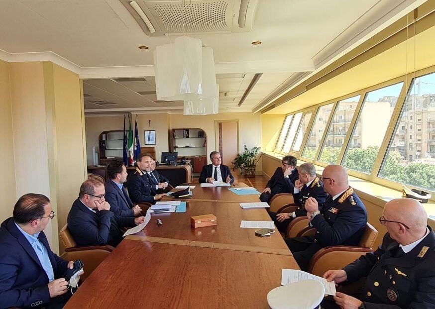 FOTO MANCUSO NERI INCONTRANO POLIZIA LOCALE