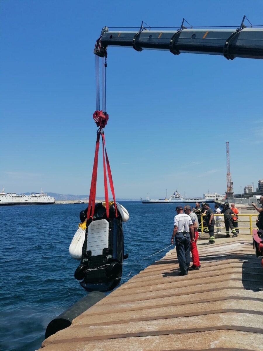 Auto Porto Guardia Costiera 4