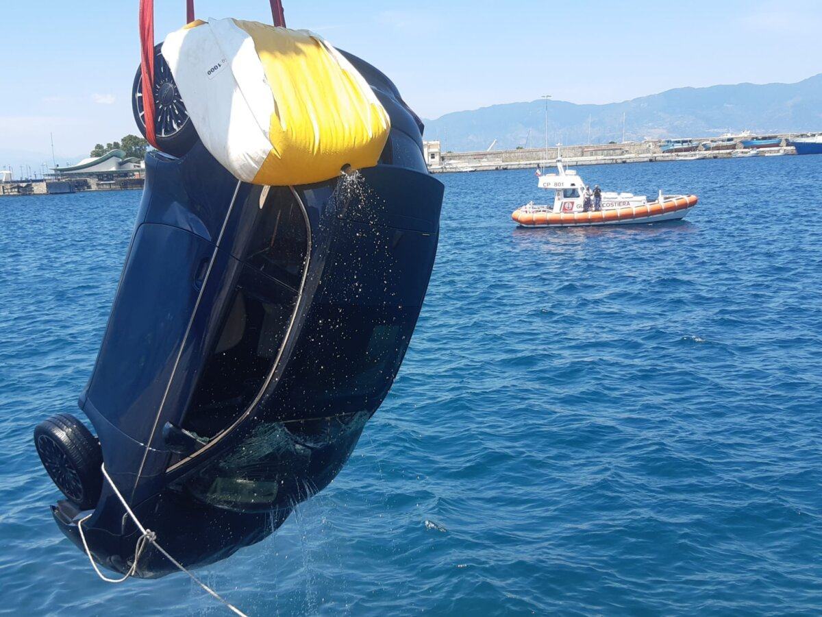 Auto Porto Guardia Costiera 5