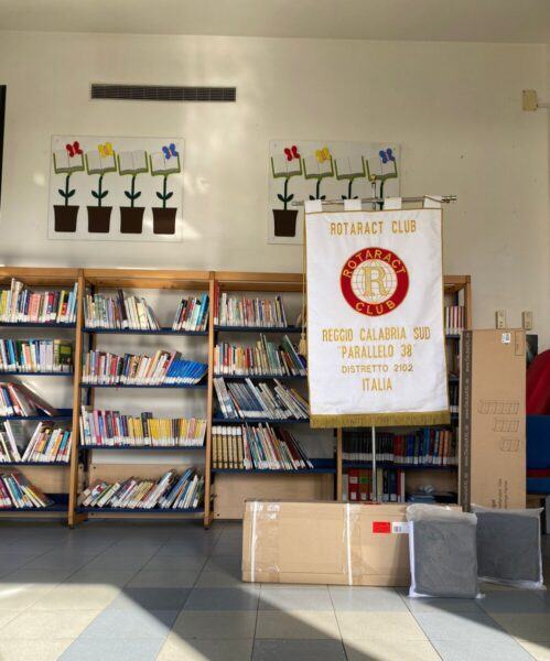 Donazione Rotararct Biblioteca 1
