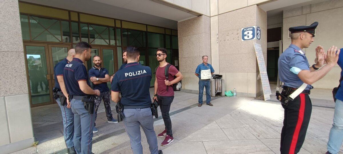 Imprenditore Incatenato Reggio Calabria (2)