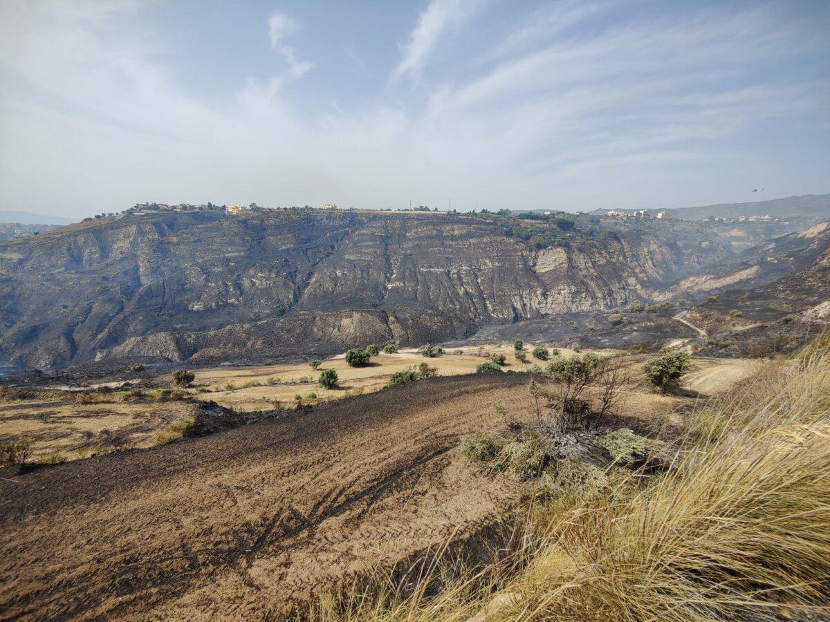 Incendio Contrada Saracinello Morloquio 1