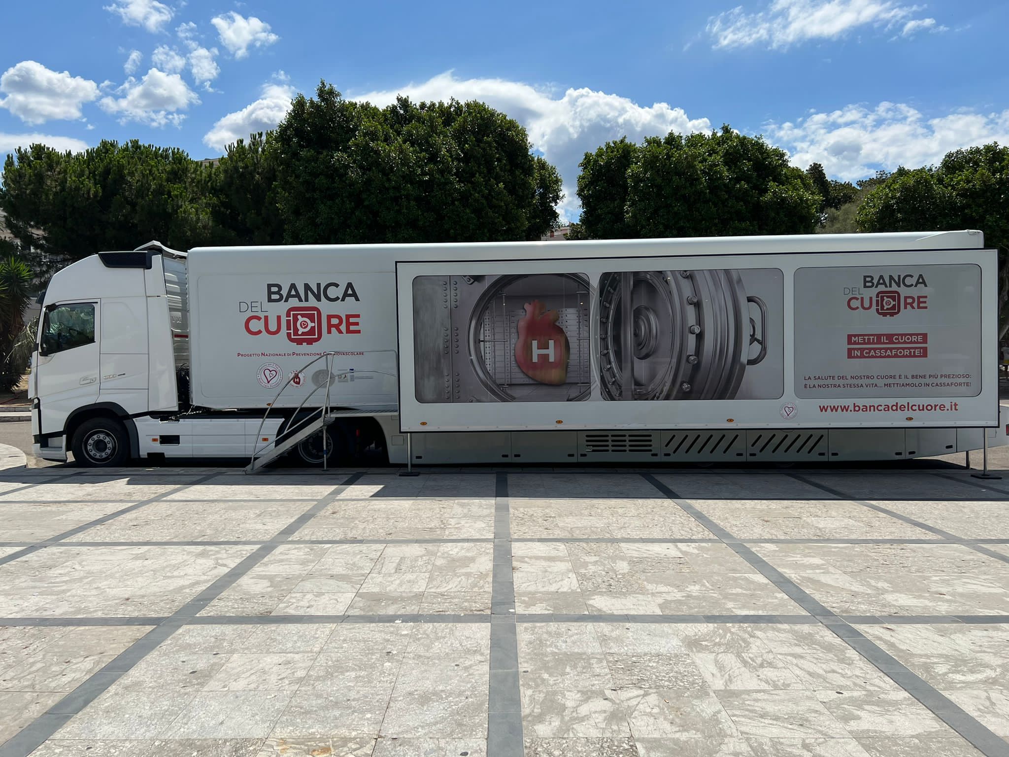 Truck Banca Del Cuore