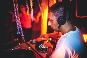 Gitano Reunion Club House Rose Cafè 105