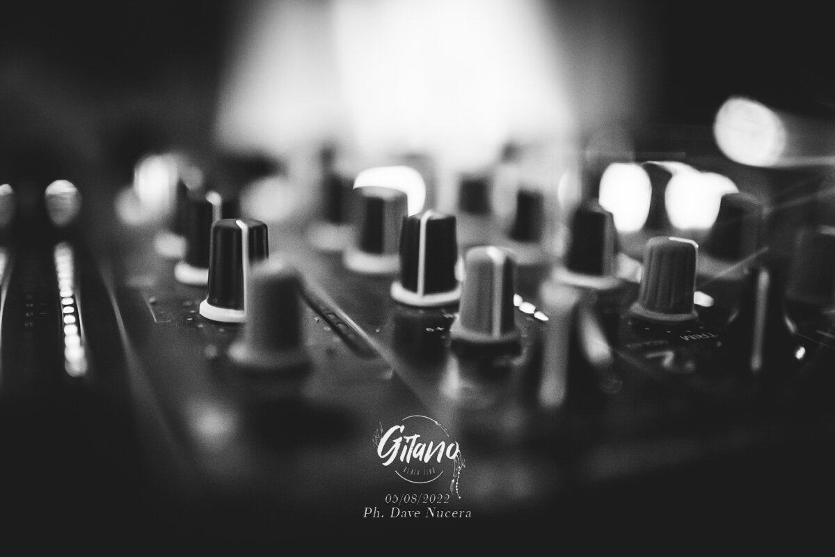 Gitano Reunion Club House Rose Cafè 107