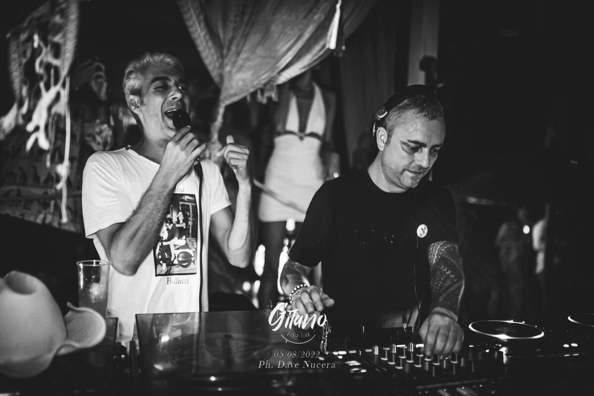 Gitano Reunion Club House Rose Cafè 108