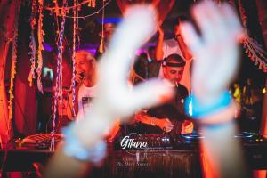 Gitano Reunion Club House Rose Cafè 111