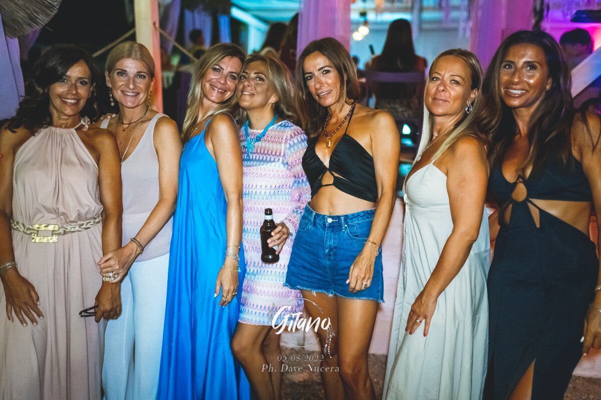 Gitano Reunion Club House Rose Cafè 113