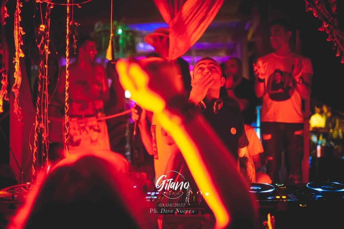 Gitano Reunion Club House Rose Cafè 13