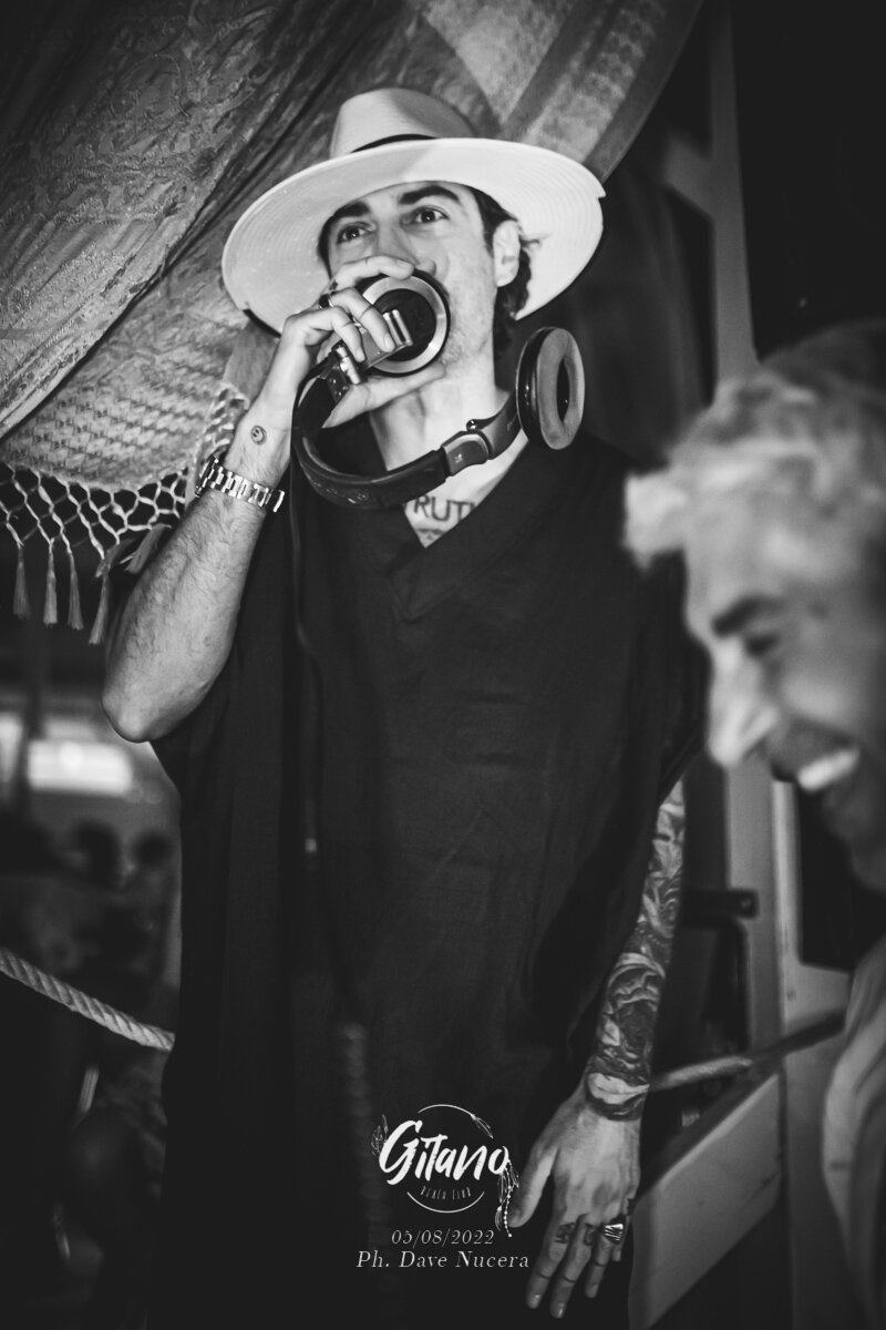 Gitano Reunion Club House Rose Cafè 24