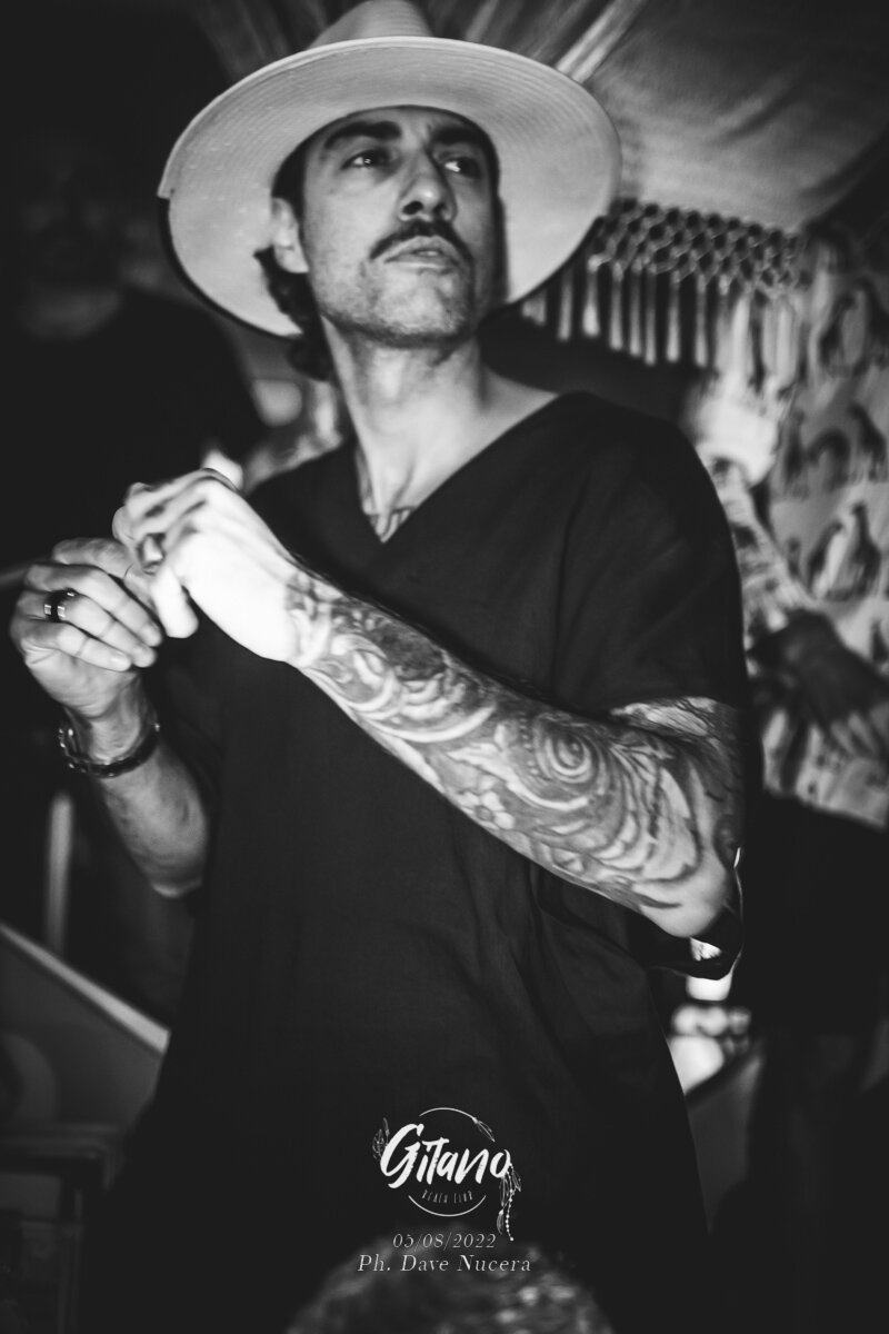 Gitano Reunion Club House Rose Cafè 3