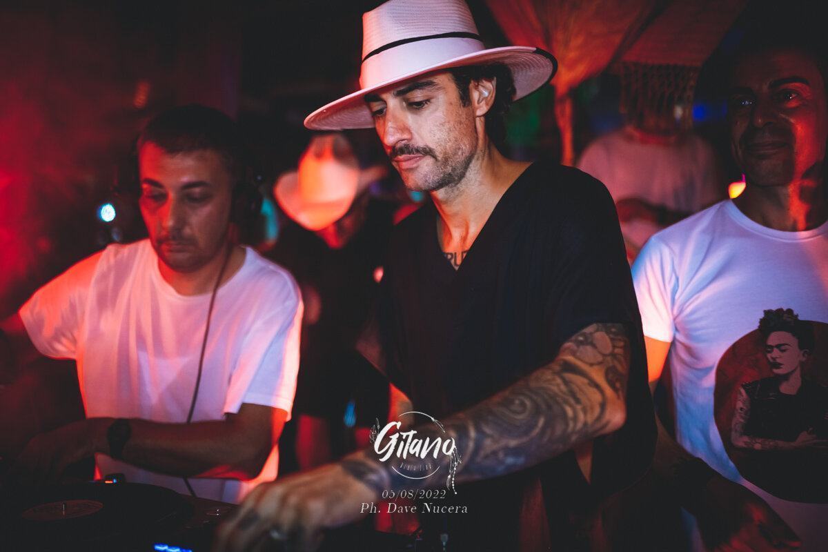 Gitano Reunion Club House Rose Cafè 48