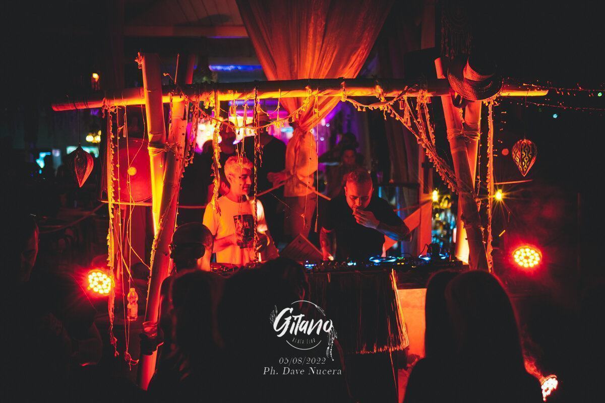 Gitano Reunion Club House Rose Cafè 50