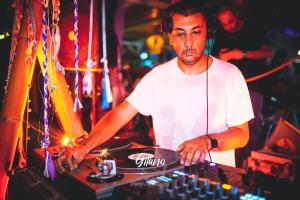 Gitano Reunion Club House Rose Cafè 58