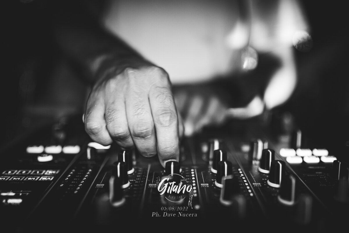 Gitano Reunion Club House Rose Cafè 63