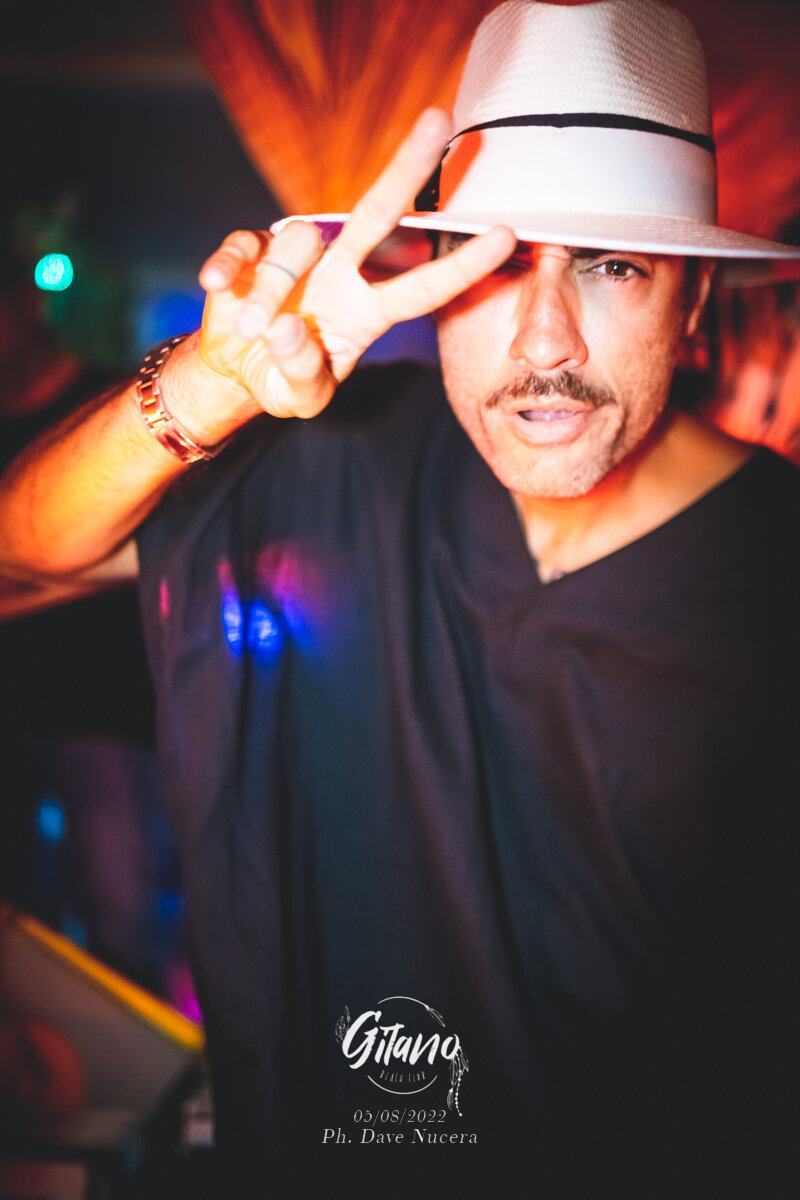 Gitano Reunion Club House Rose Cafè 73