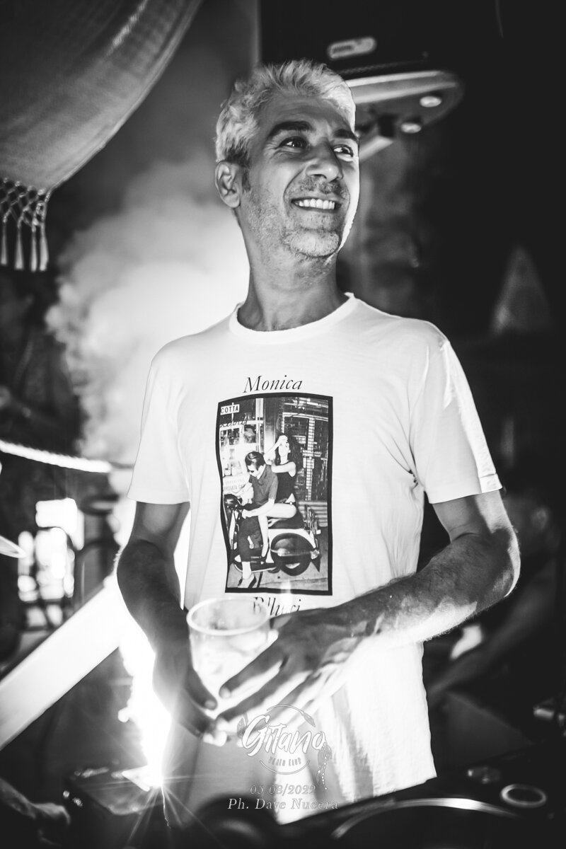 Gitano Reunion Club House Rose Cafè 83