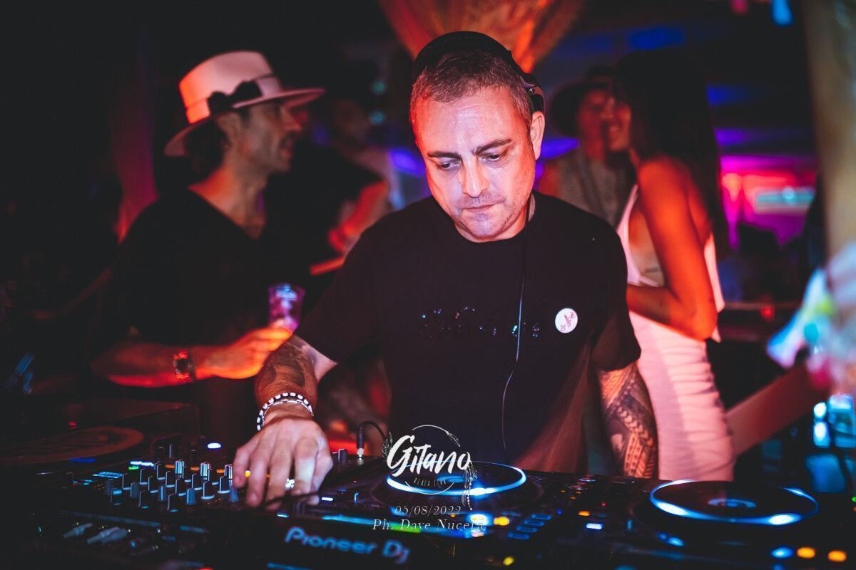 Gitano Reunion Club House Rose Cafè 98