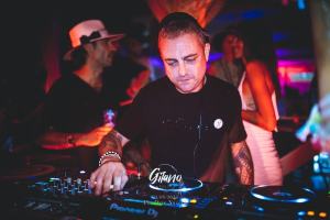 Gitano Reunion Club House Rose Cafè 98