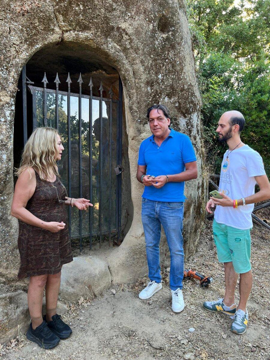Grotta Della Madonna Del Riposo Di Brancaleone