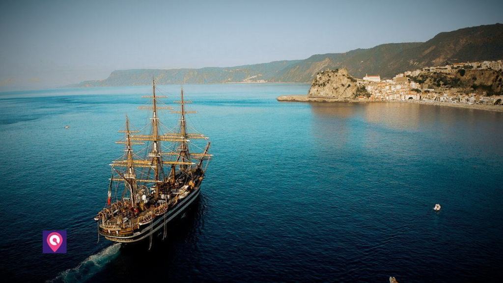 Nave Scuola Amerigo Vespucci Marina Militare Scilla