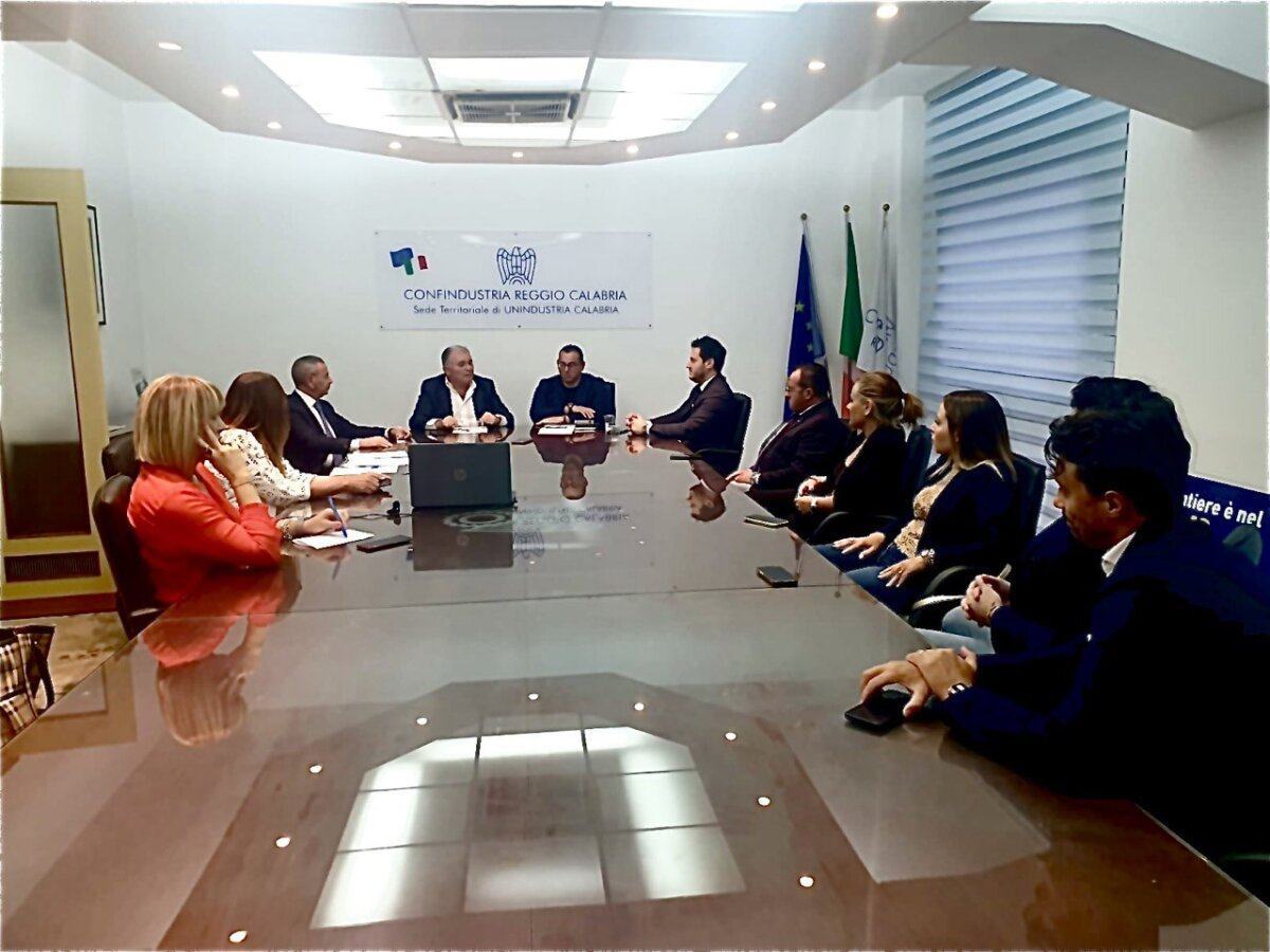 Tavolo Giovani Conf