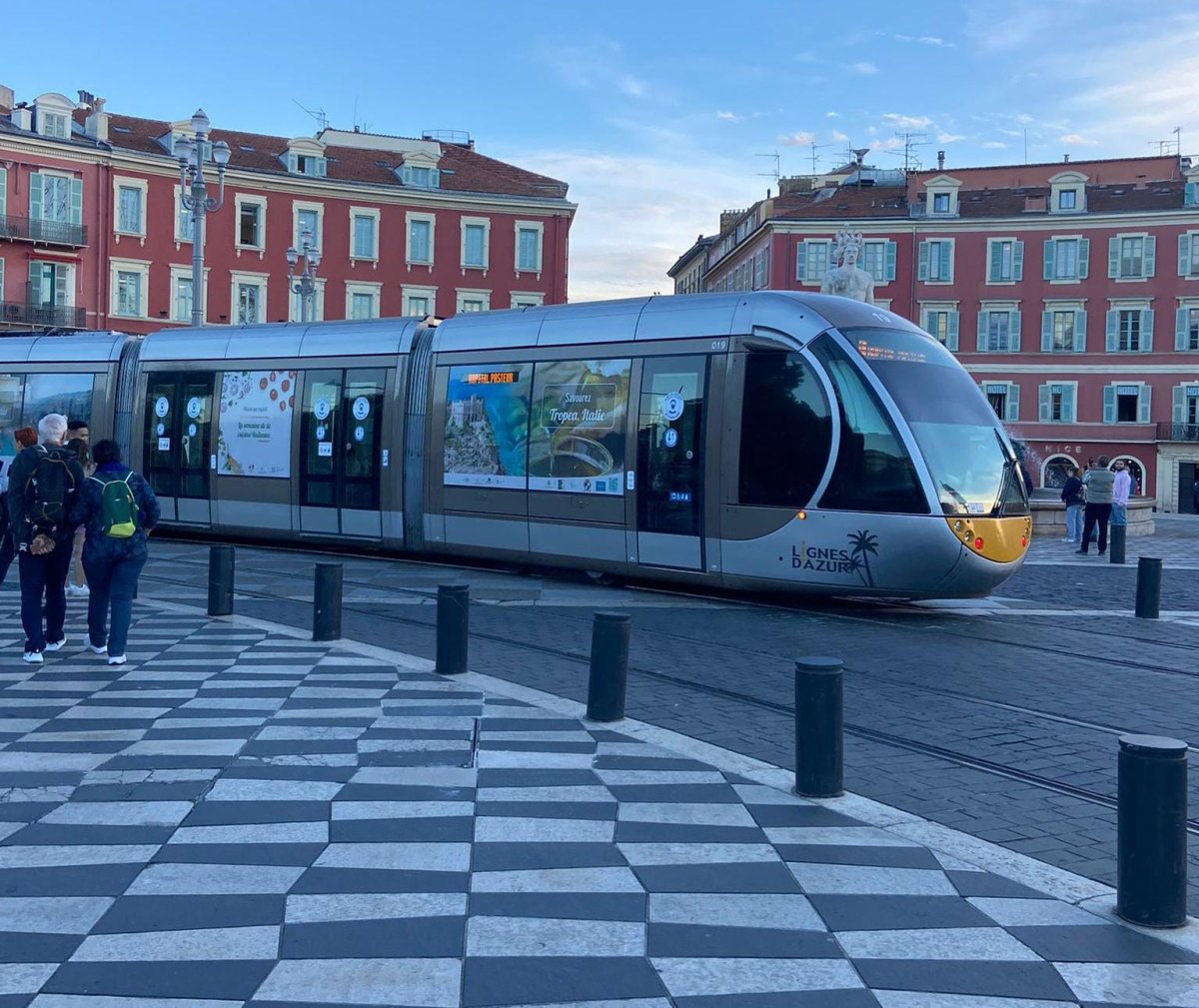 NIZZA TRAM TROPEA (8)