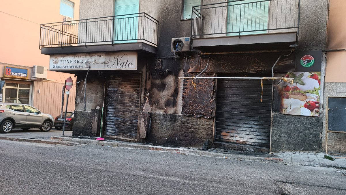 Incendio Via Lia Reggio Calabria