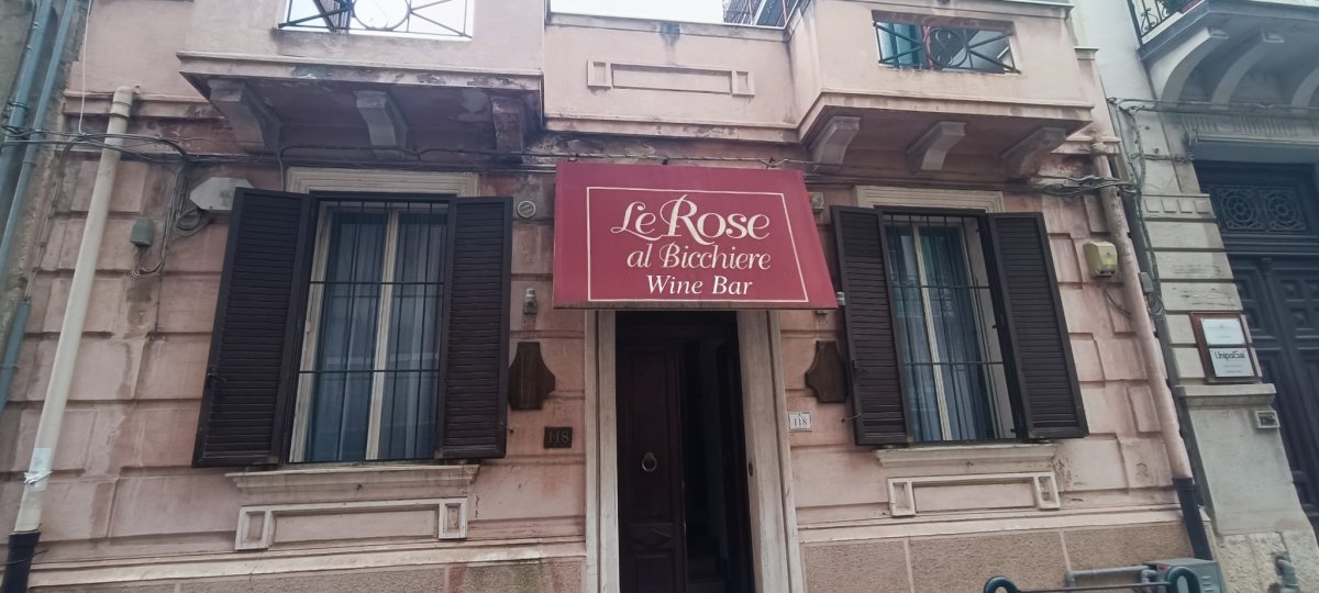 Le Rose Al Bicchiere