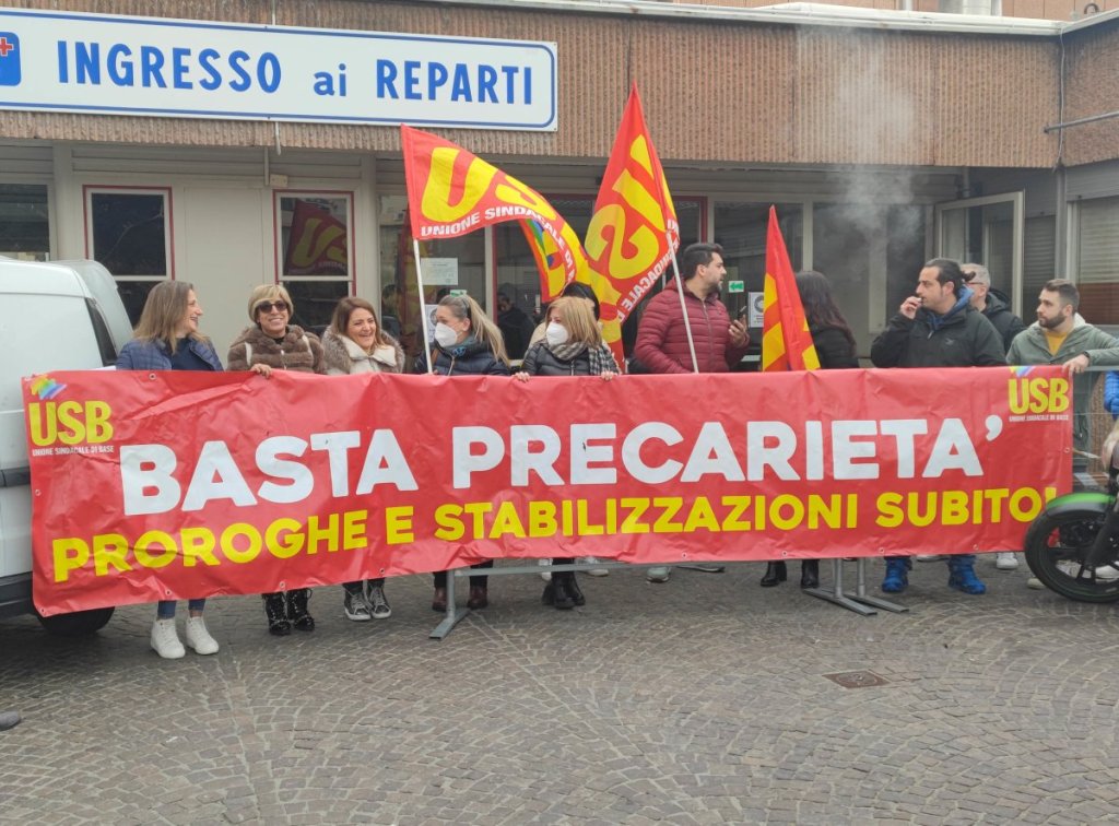 Precari Gom Usb