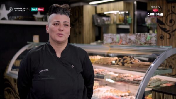 Cake Star All Black